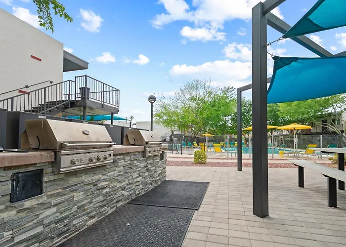 2b1b Stylish Haven - Pool And Parking Apartment Tempe