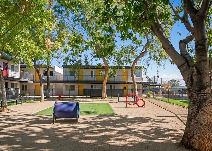 2b1b Stylish Haven - Pool And Parking Apartment Tempe