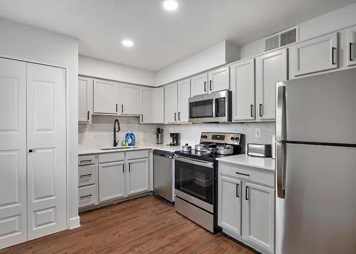 Apartment 2b1b Stylish Haven - Pool And Parking Tempe
